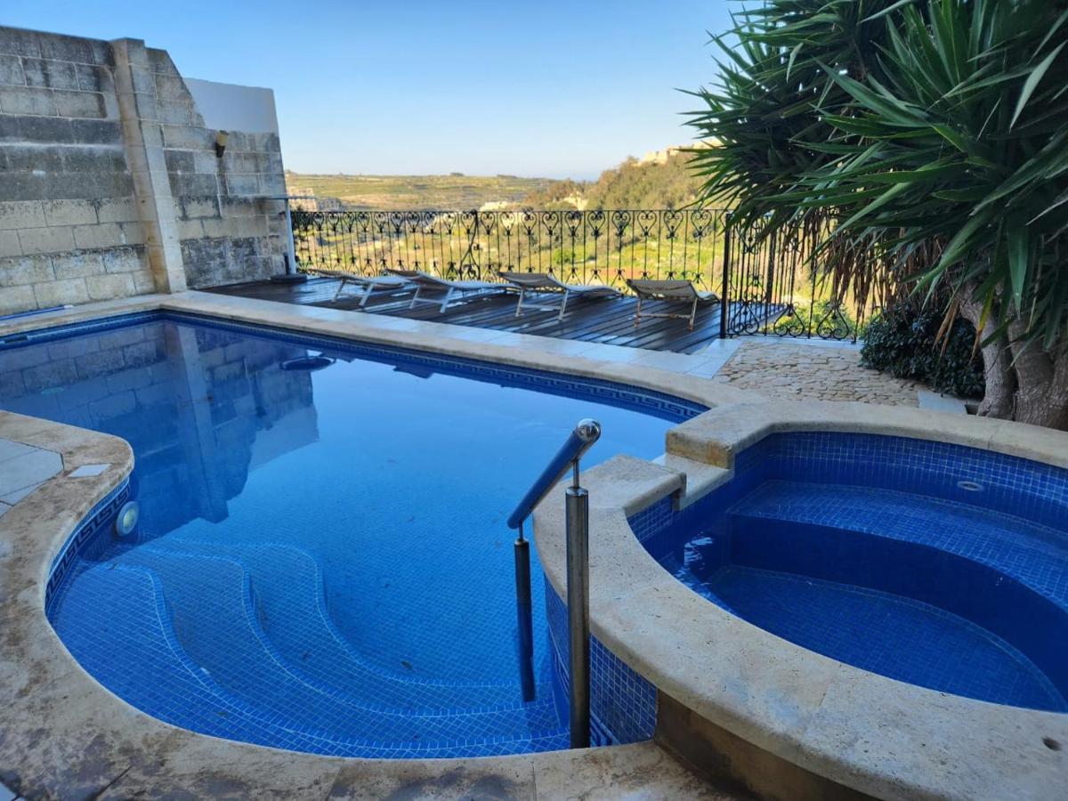 Ghajn il-Kbira  Tranquil Escape In Gozo Shared Pool & Morning Meal B&B 외부 사진