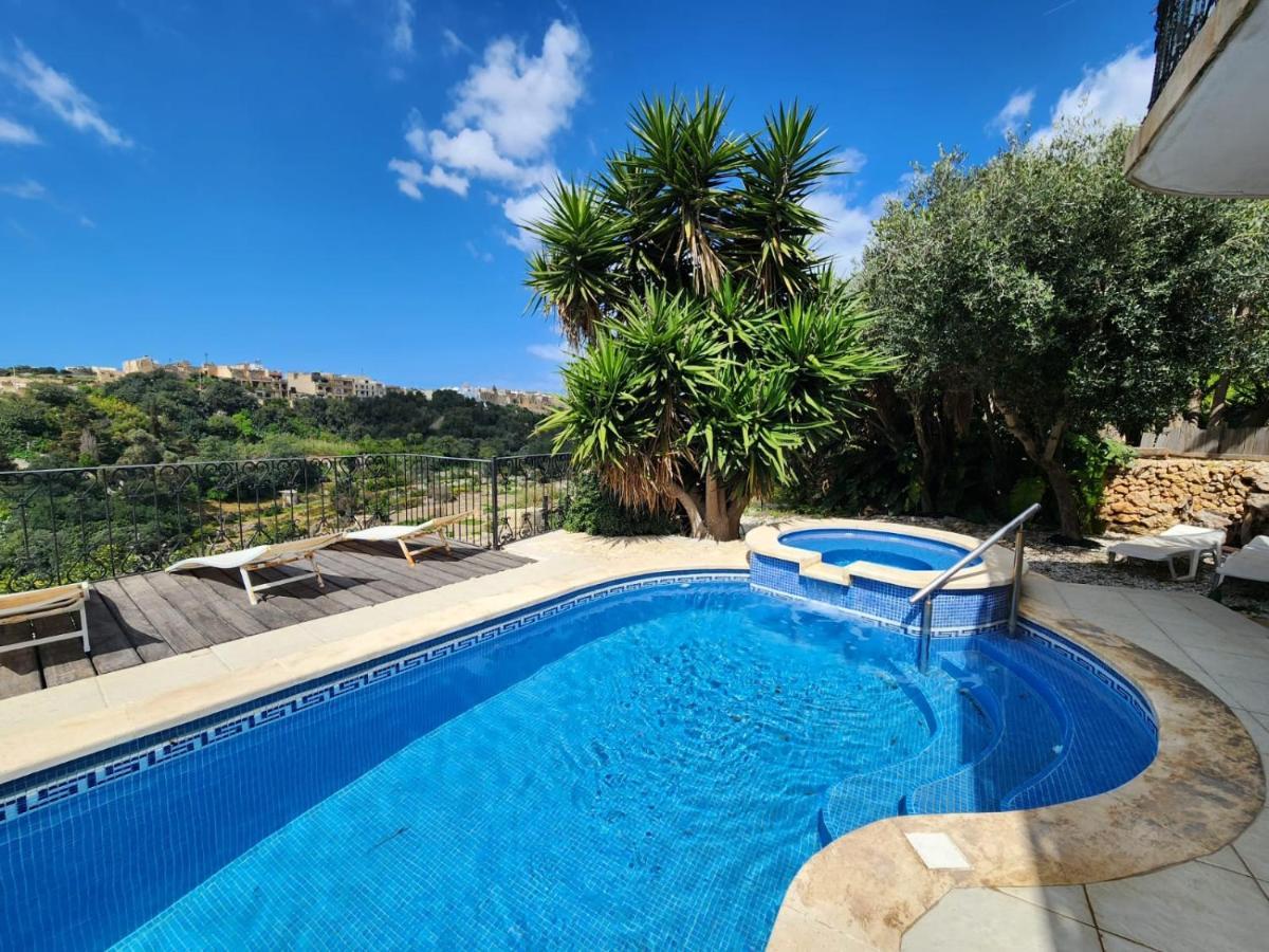 Ghajn il-Kbira  Tranquil Escape In Gozo Shared Pool & Morning Meal B&B 외부 사진