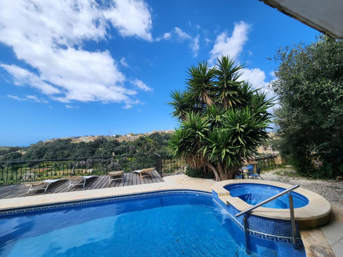 Ghajn il-Kbira  Tranquil Escape In Gozo Shared Pool & Morning Meal B&B 외부 사진